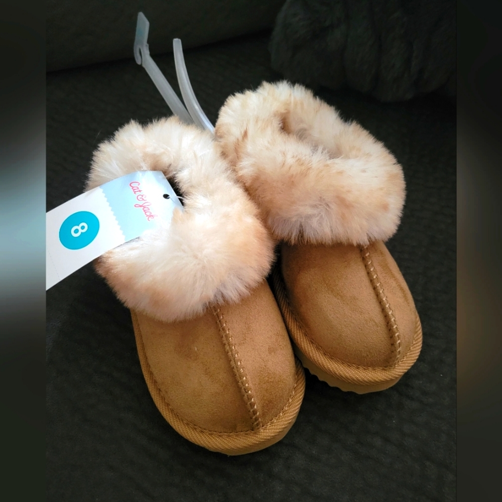 Cat and jack faux fur booties
